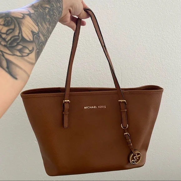 MICHAEL KORS Women’s O/S Camel Brown Medium Leather Tote Purse - Picture 2 of 12